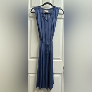 Loft dress with tie at neck closure and tie at the waist. Size is Medium